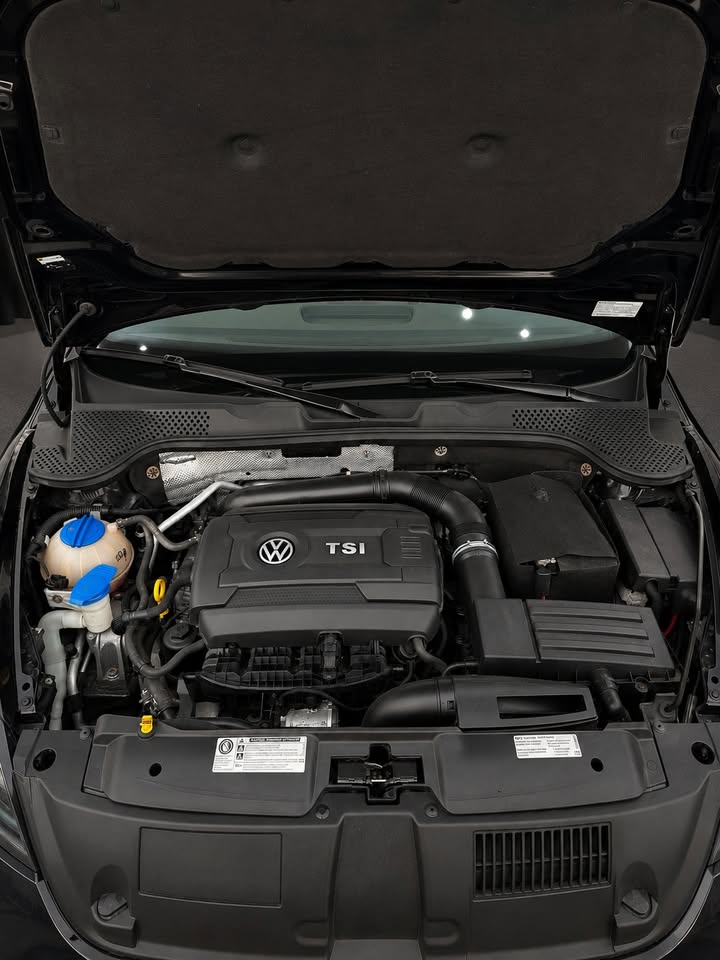 2017 Volkswagen Beetle thumbnail 15