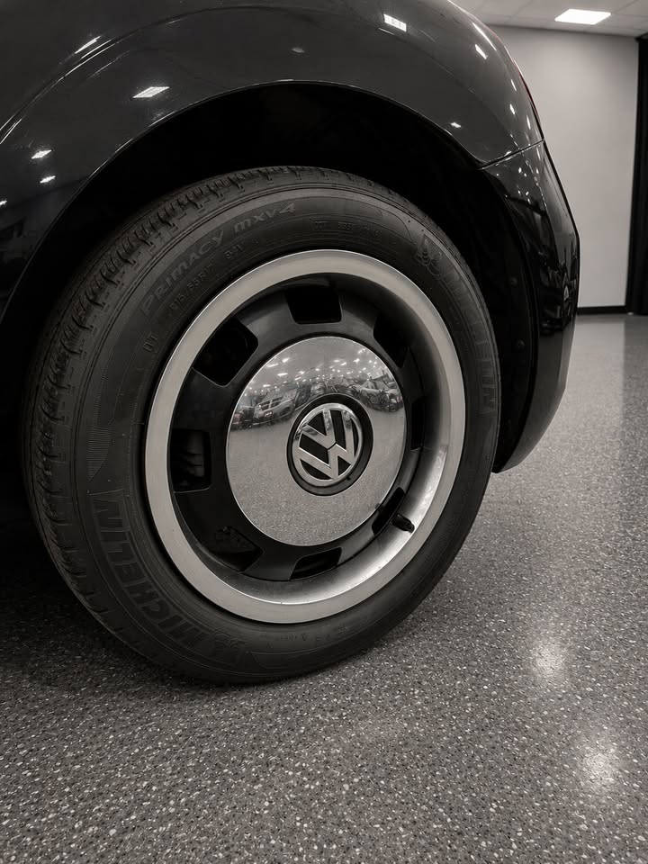 2017 Volkswagen Beetle thumbnail 16