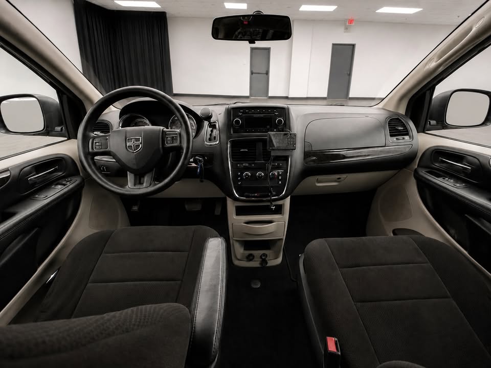 2013 Dodge Grand Caravan  thumbnail 3