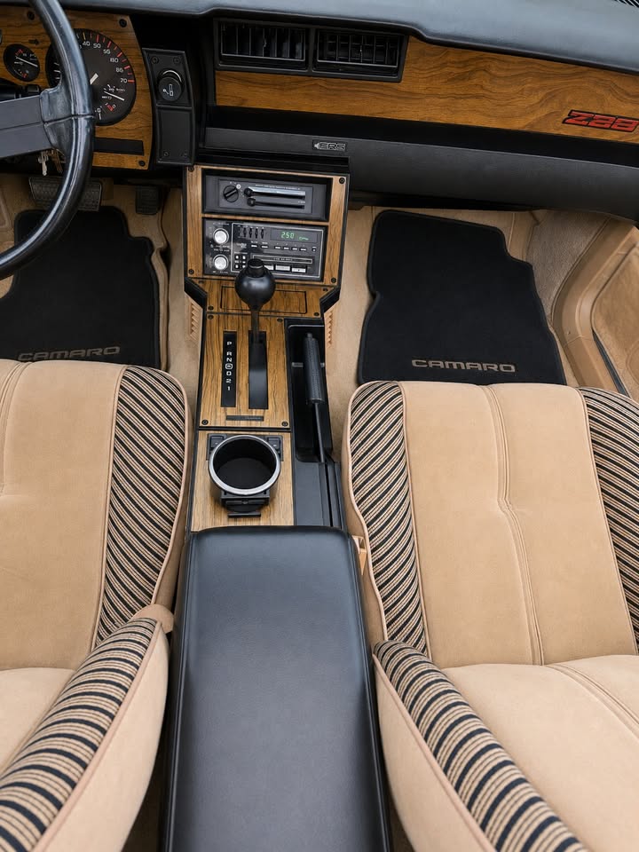 1984 Chevrolet Camaro thumbnail 10