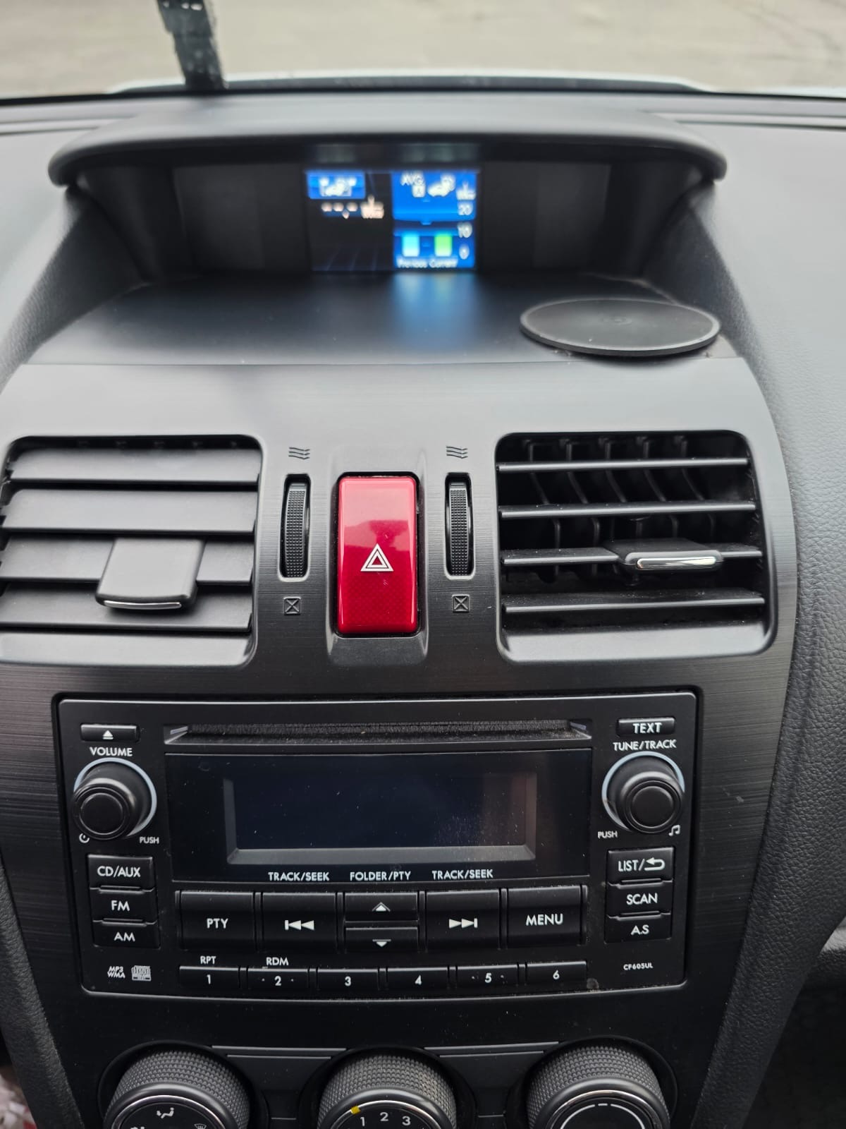 2014 Subaru Forester thumbnail 15