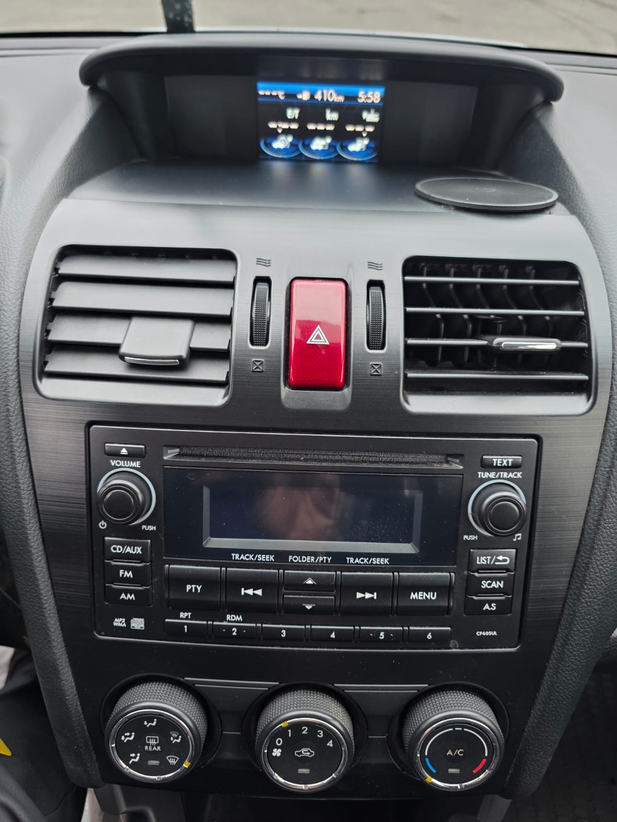 2014 Subaru Forester thumbnail 10
